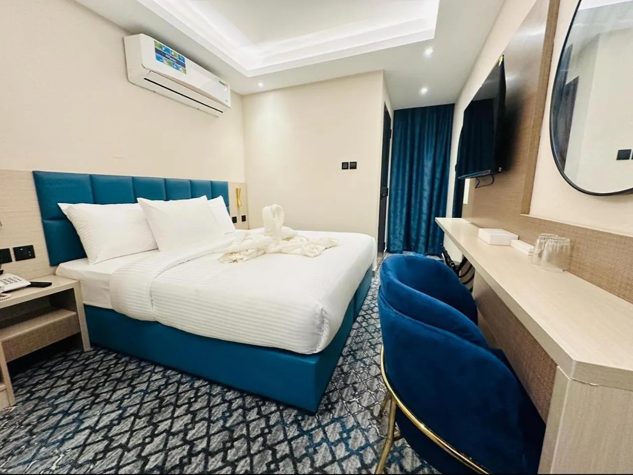 Sky View Hotel Dubai 0*,